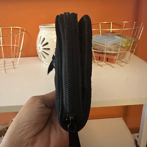 VERA BRADLEY Black Quilted Wallet with Turn-Lock - Picture 8 of 12